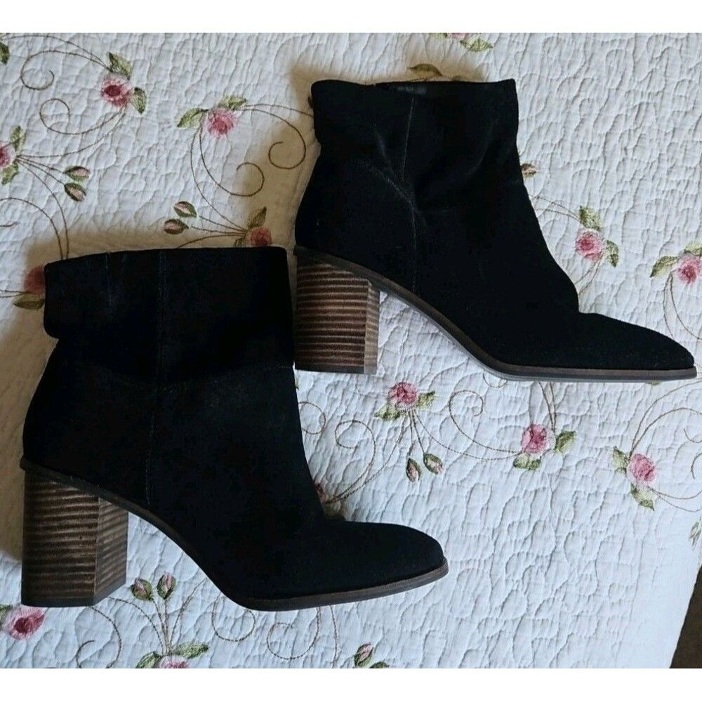 Lucky Brand Jicole Black Suede Ankle Pull on Booties  Size 10M